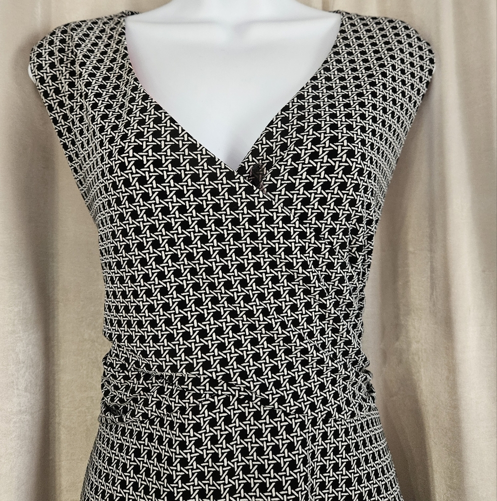 NWOT Lands End Black Whote Geometric Fit & Flare Faux Wrap Dress Womens Large - Picture 7 of 8